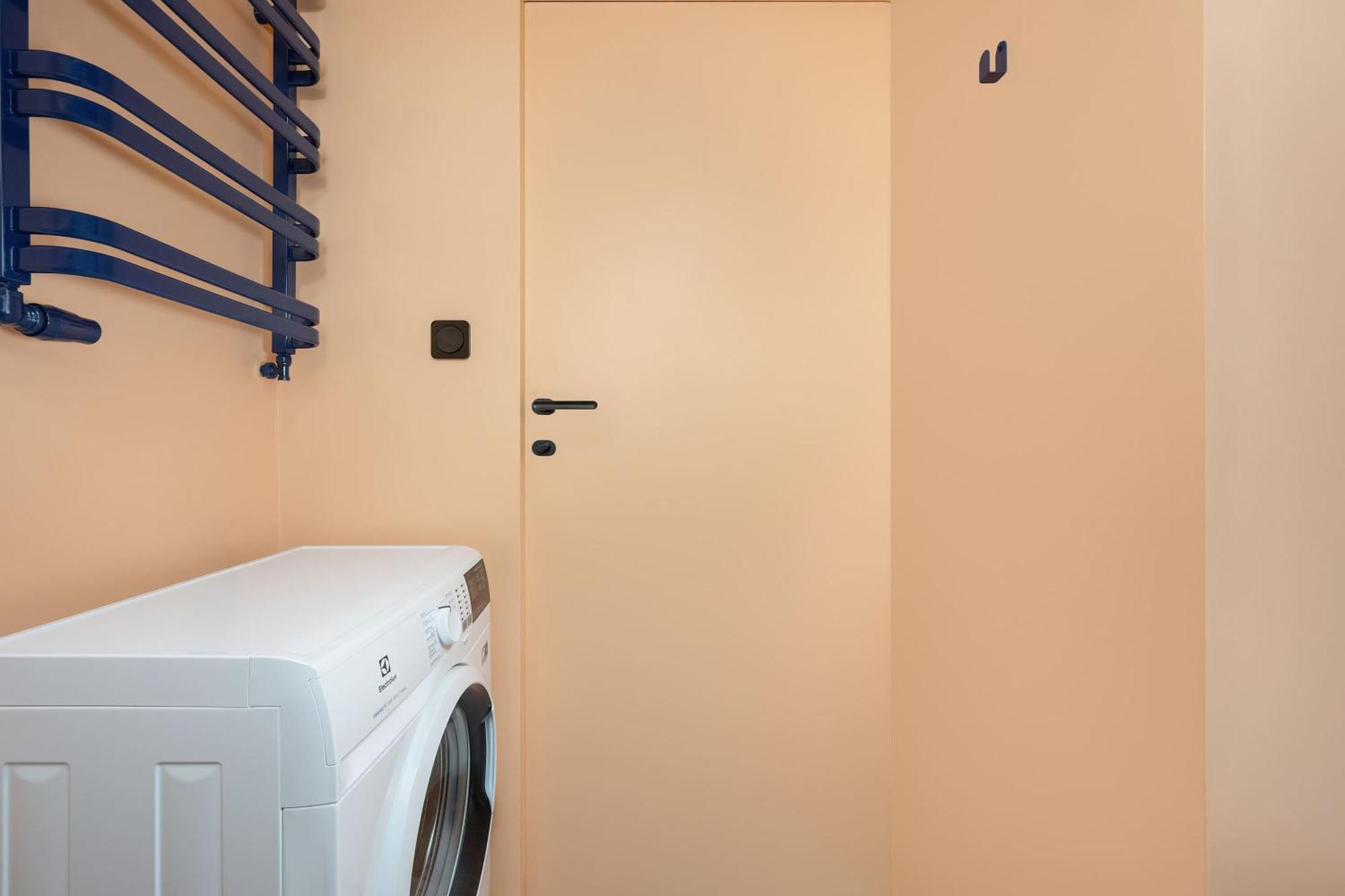 Modern And Unique In The Centre Of By Renters