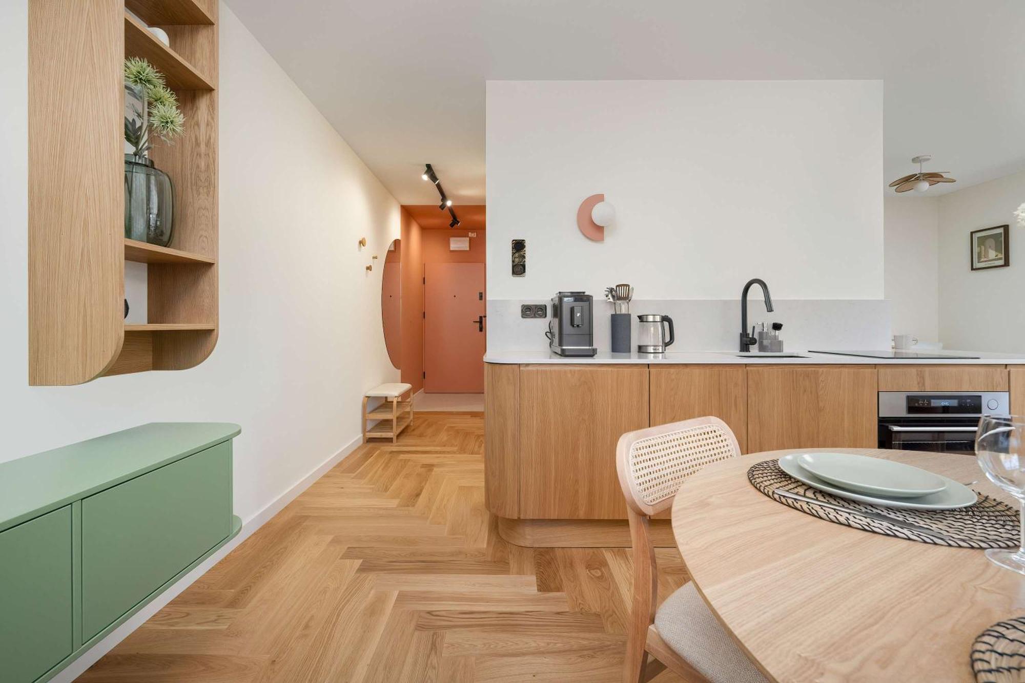 Modern And Unique In The Centre Of By Renters