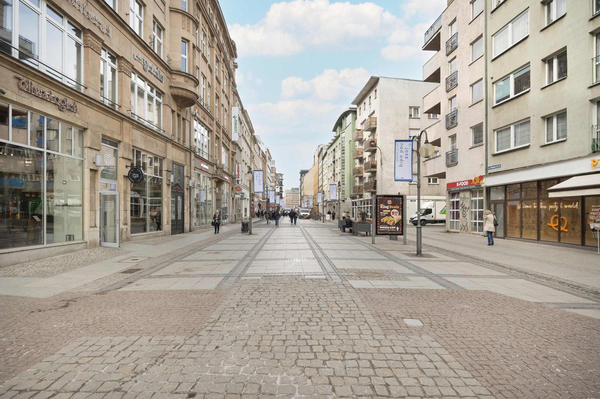 Modern And Unique In The Centre Of By Renters Apartament *