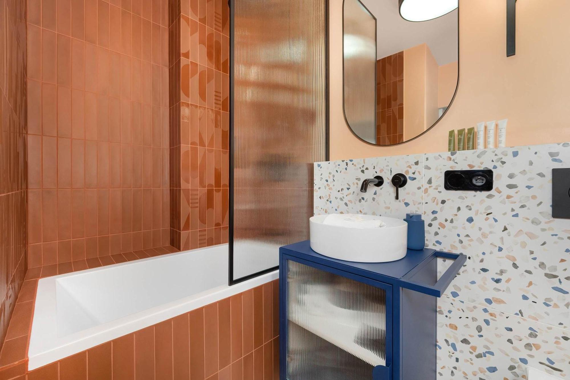 Modern And Unique In The Centre Of By Renters Apartament